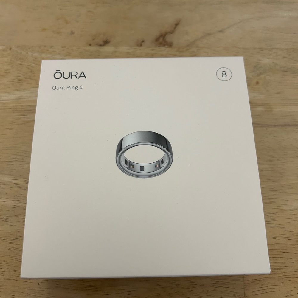 Oura Ring 4 in Silver - size 8